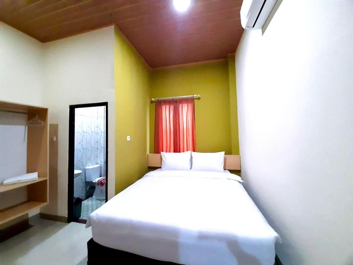 Hotel Sriwijaya 99 Палембанг Экстерьер фото
