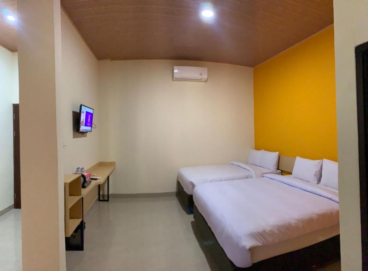Hotel Sriwijaya 99 Палембанг Экстерьер фото